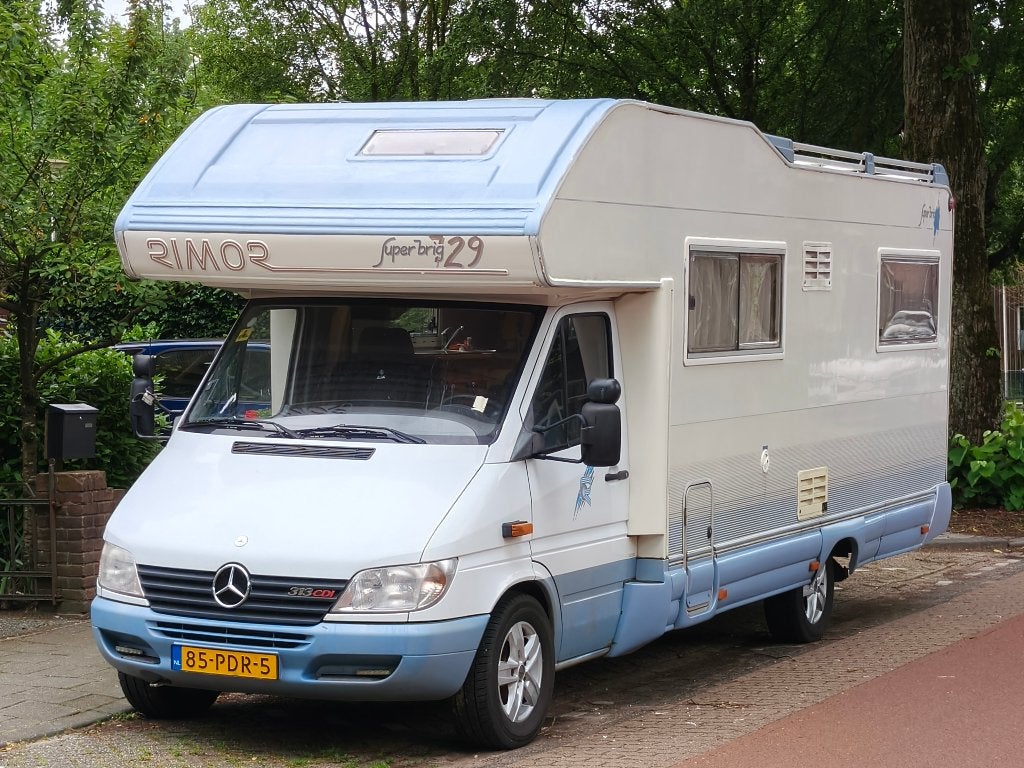 Camper, Rimor Superbrig / Mercedes basis, 6 persoons, Caravans en Kamperen, Campers, Chemisch toilet, Standaard zit, Alkoof, Ringverwarming
