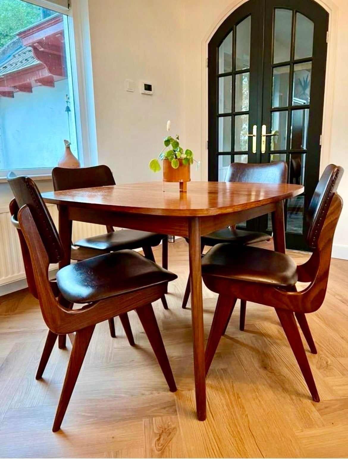 Vintage uitschuifbare eettafel met 4 stoelen, Antiek en Kunst, Antiek | Meubels | Tafels, Ophalen