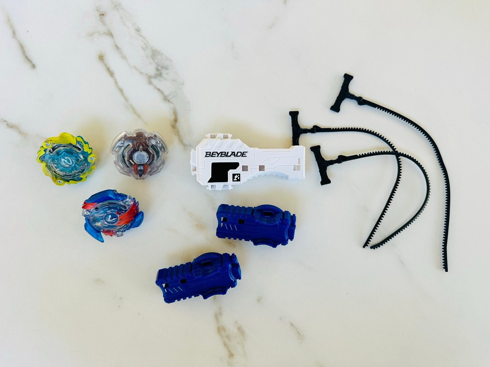 Beyblade Burst set met 4 Beyblades en accessoires, Verzenden, Gebruikt, Jongen of Meisje
