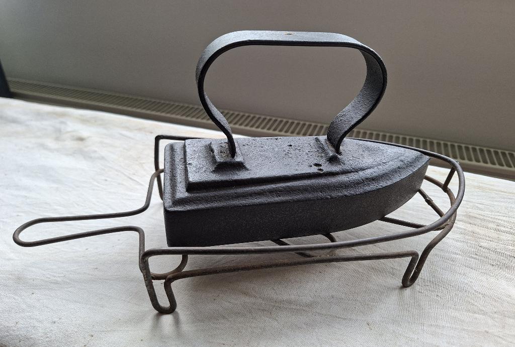 Antieke bout incl. brocante ijzeren houder, Antiek en Kunst, Ophalen of Verzenden