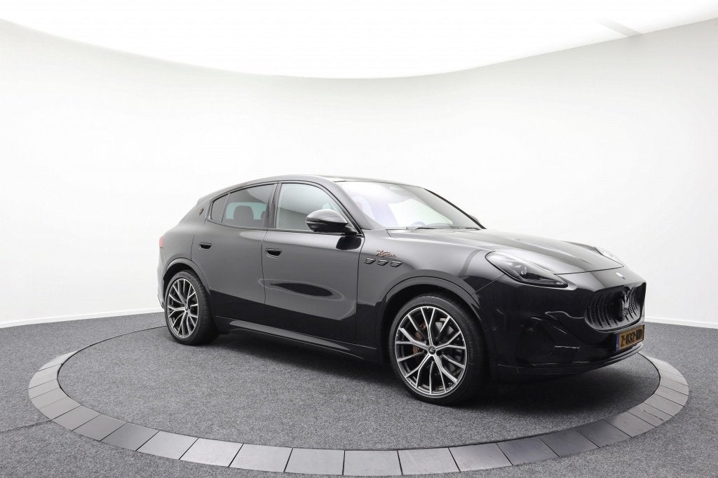 Maserati Grecale AWD Folgore 105kWh | BOMVOL | Pano | 3jr. g, Auto's, 131 €/maand, 0 cilinders, Adaptive Cruise Control, Leder en Stof