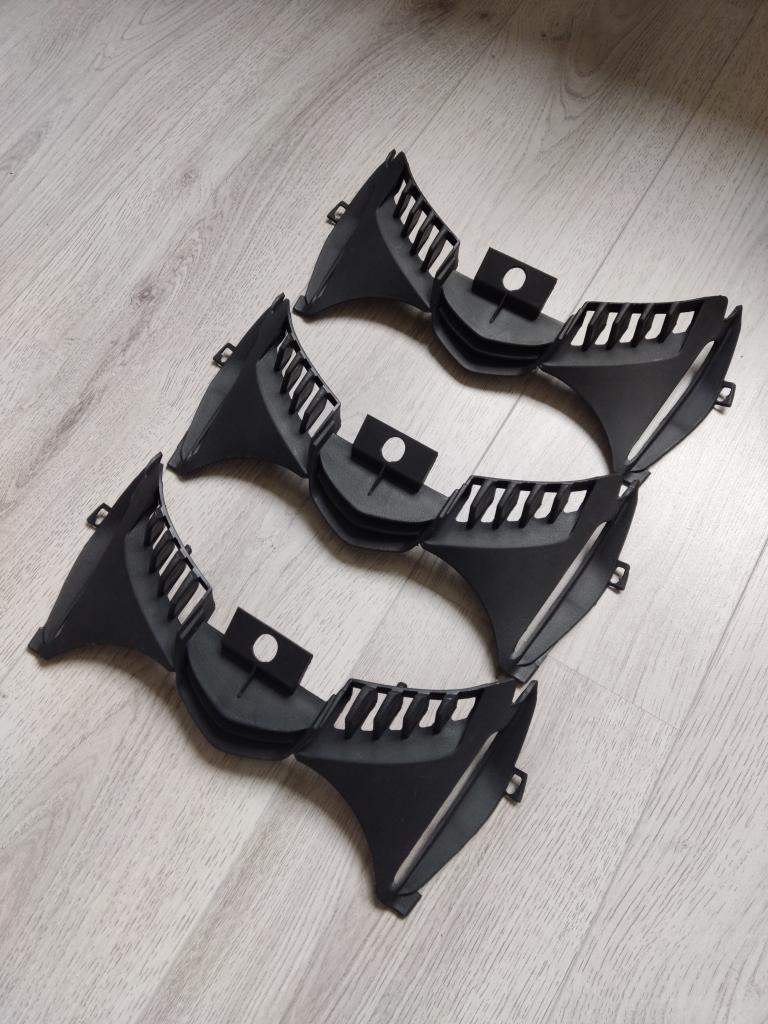 Grill Piaggio Zip voorkap / voorscherm NIEUW, Fietsen en Brommers, Brommeronderdelen | Scooters, Info@jynkx.com, Nieuw, Ophalen of Verzenden