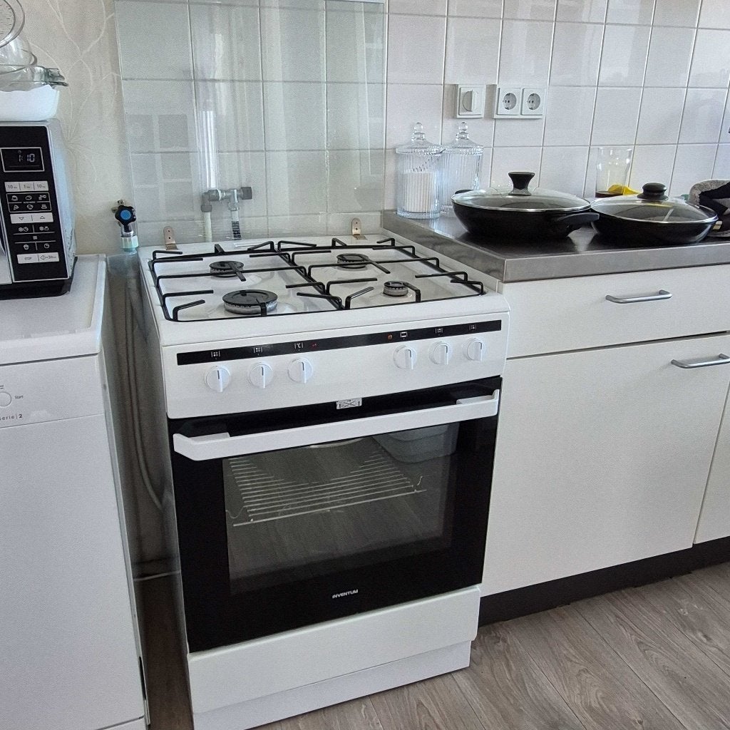 vrijstaande Inventum fornuis VFG6008WIT, Witgoed en Apparatuur, Fornuizen, Ophalen, Hete lucht, 4 kookzones, Zo goed als nieuw