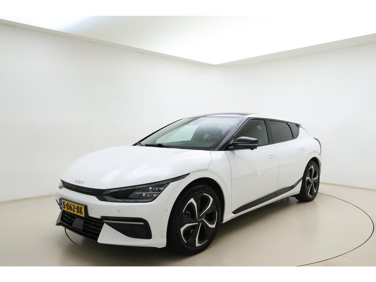 Kia Ev6 GT-Line 77.4 kWh | Glazen schuifdak | Trekhaak | Sto, Auto's, Automaat, 228 pk, Achterwielaandrijving, Gebruikt