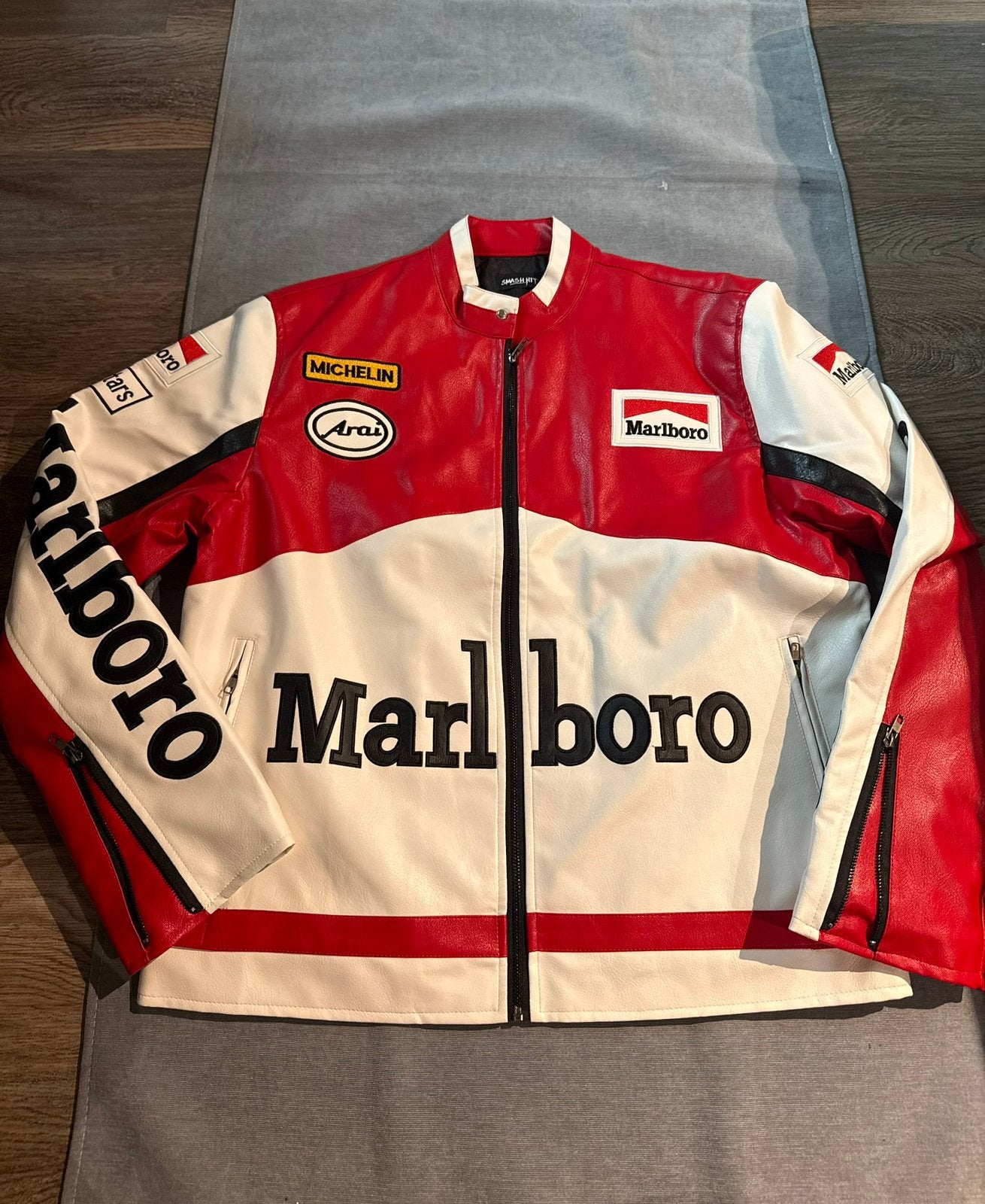 Marlboro Racing jas (maat XL) – leder look vintage classic, Ophalen of Verzenden, Zo goed als nieuw, Maat 56/58 (XL), Rood