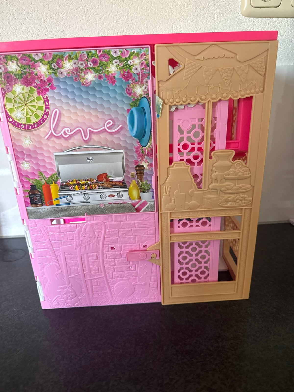 Barbie opvouwbaar huis met accessoires, Kinderen en Baby's, Speelgoed | Poppen, Ophalen of Verzenden, Gebruikt, Barbie