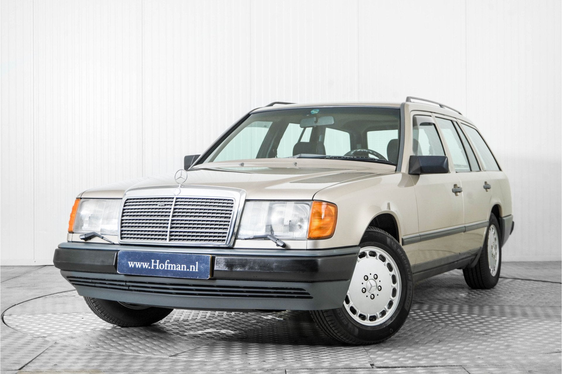 Mercedes-Benz 200-serie 230 TE (bj 1986), Auto's, Automaat, 707 kg, 4 cilinders, Bruin