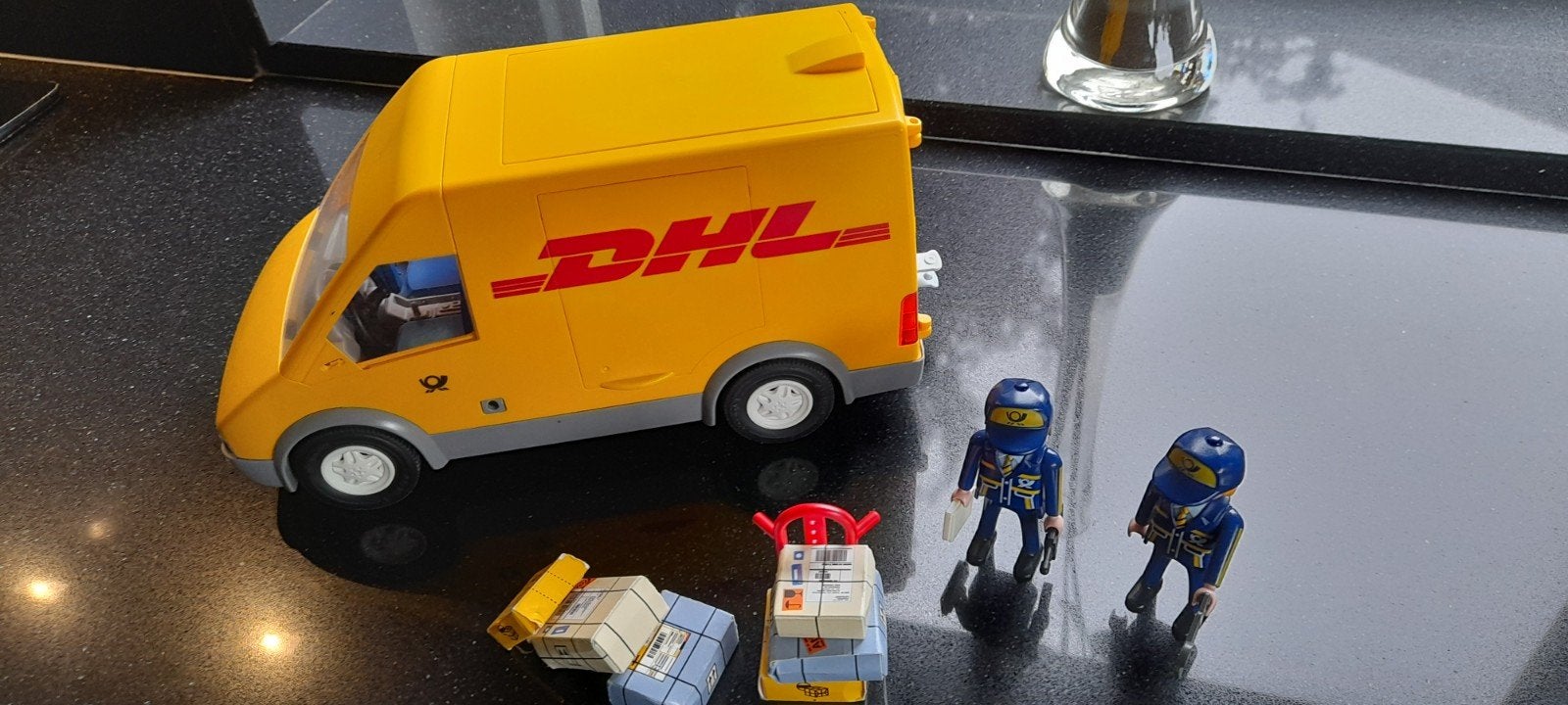 PLAYMOBIL DHL BESTELBUS nummer 4401, Ophalen, Zo goed als nieuw