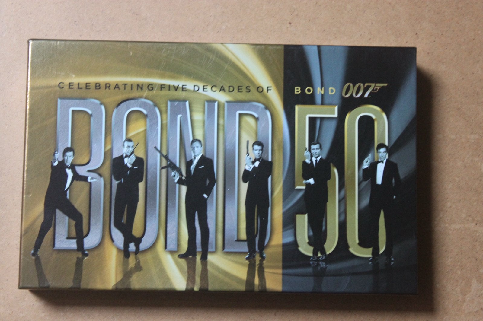 James Bond 50 Jaren of 007 BOX+ 3 Losse DVDs., Ophalen of Verzenden, Zo goed als nieuw