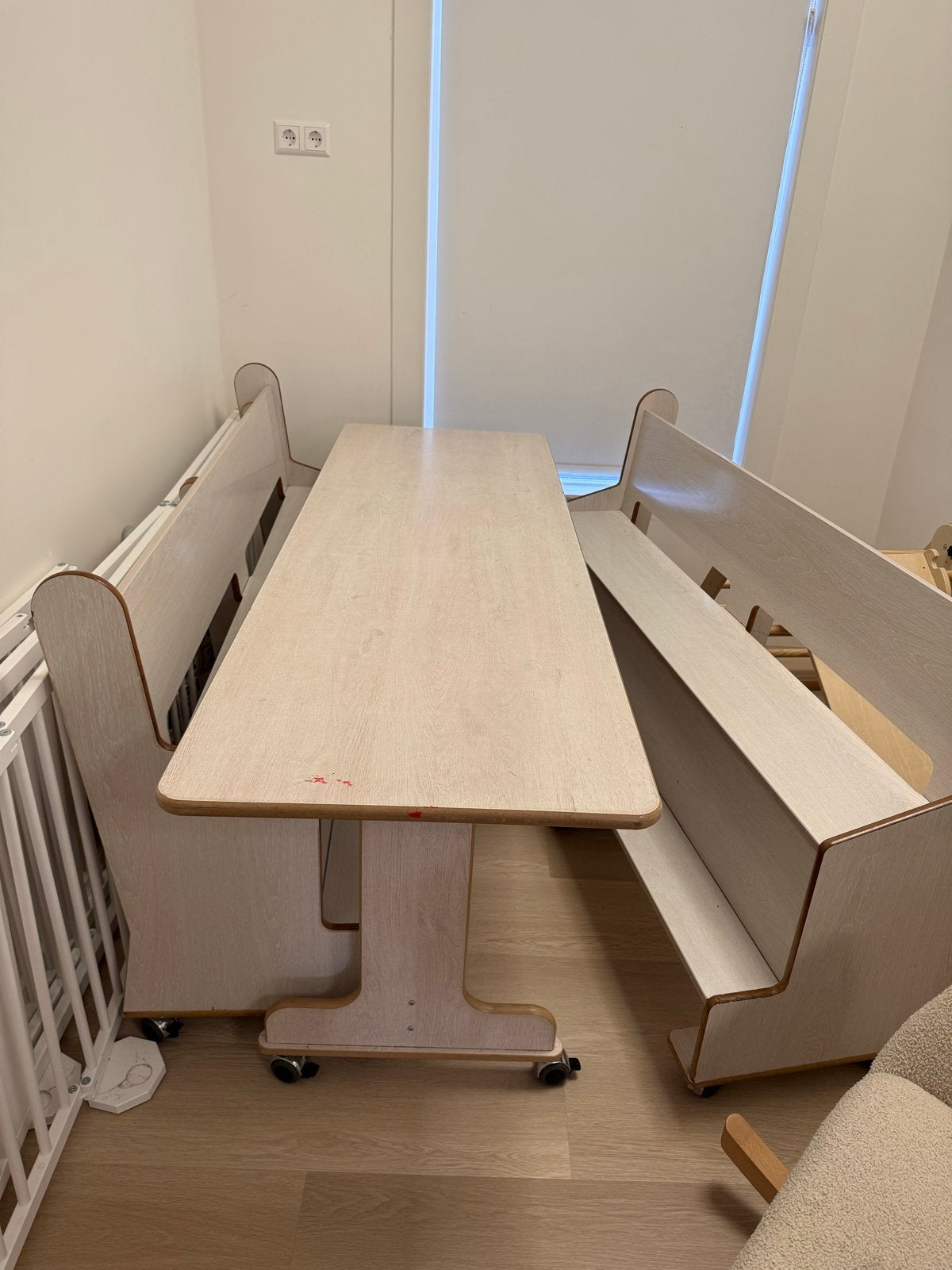 Kinderopvang meubels: tafel en banken, Ophalen, Gebruikt, Tafel