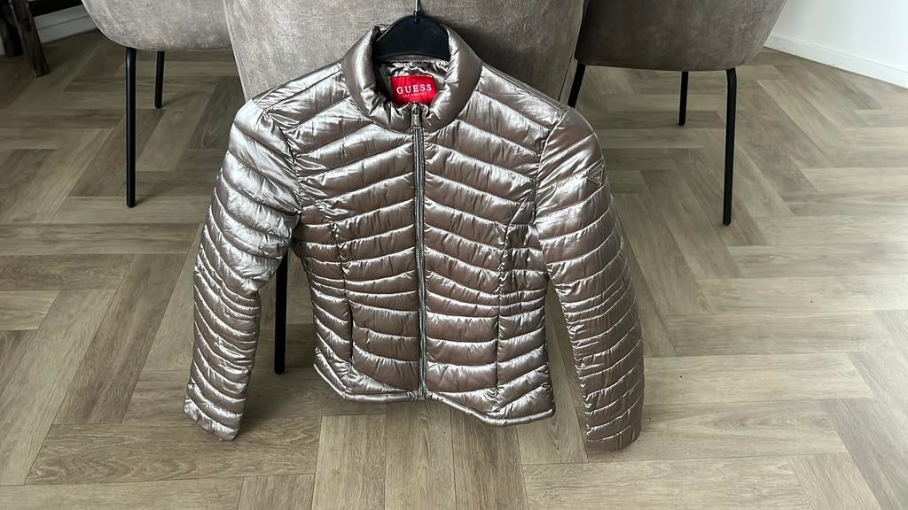 Guess tussenjas maat S, Ophalen of Verzenden, Zo goed als nieuw, Zwart