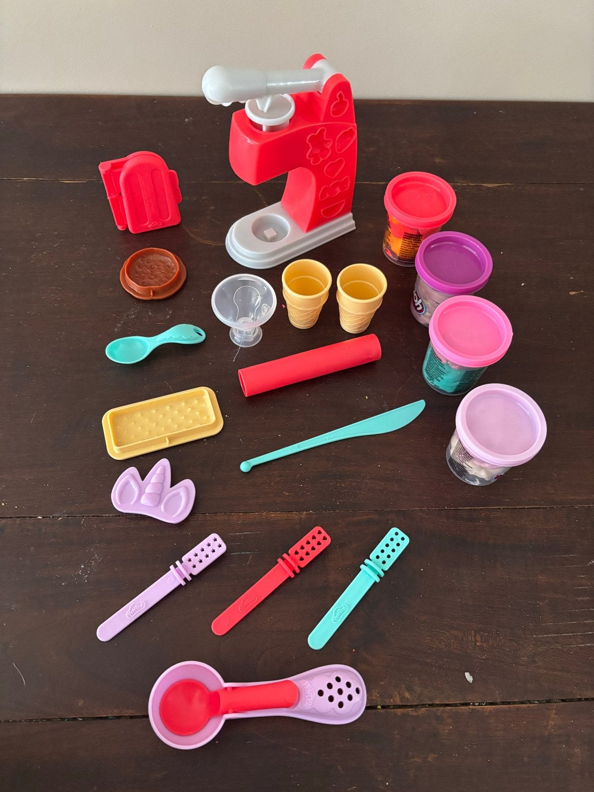 Play-Doh IJssalon Speelset met Klei en Accessoires, Kinderen en Baby's, Speelgoed | Educatief en Creatief, Ophalen, Gebruikt, Knutselen