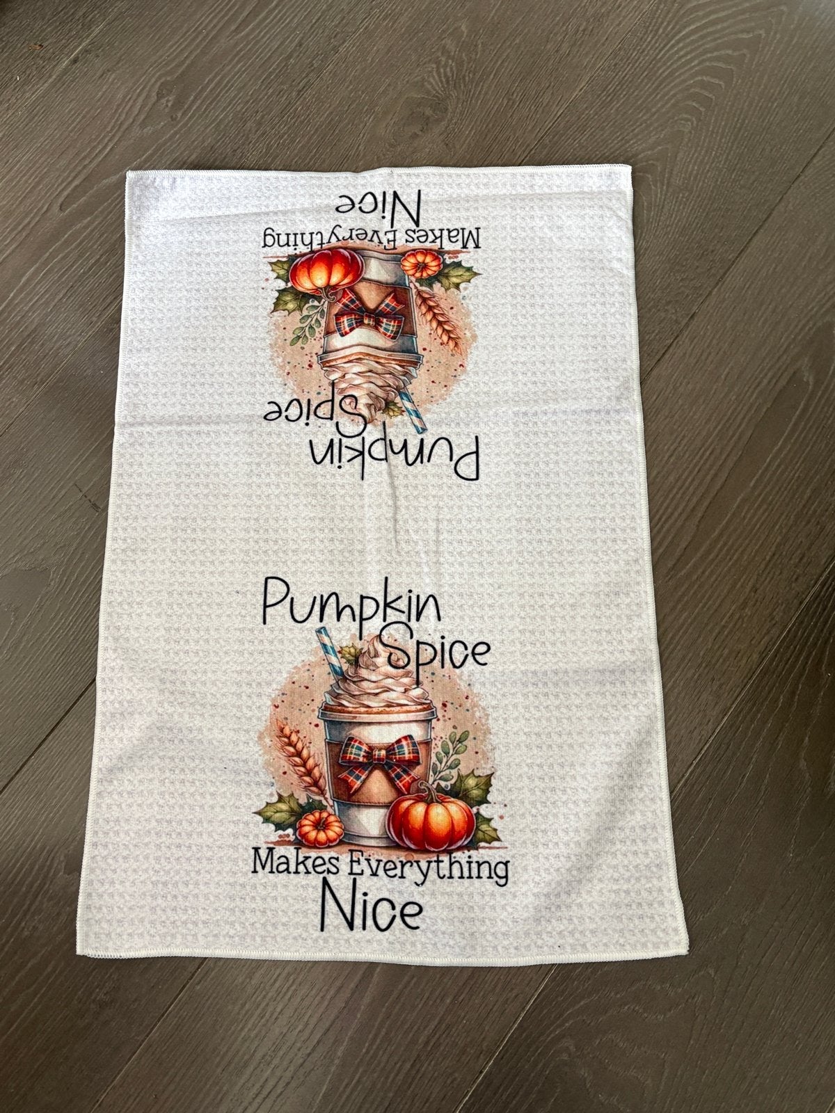 Thanksgiving Handdoek 45x66 cm met 'Pumpkin Spice' tekst, Nieuw, Textiel overig, Met decoratie, Meerkleurig