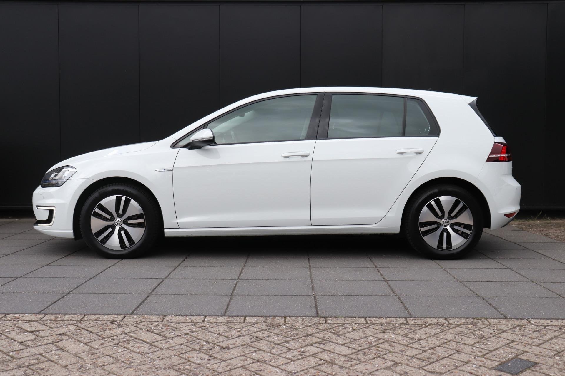 Volkswagen e-Golf 116 PK | SOH 83,6% | NAVI | STOELVERWARMIN, Auto's, Stof, Gebruikt, 22 min, 116 pk