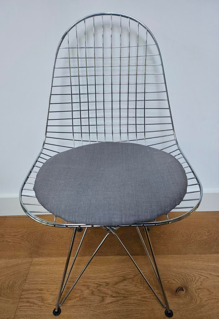 Set van 2 Eames DSW stoelen - Draadstoel met kussen, Gebruikt, Twee, Modern, Design, Mid-century, Ophalen of Verzenden
