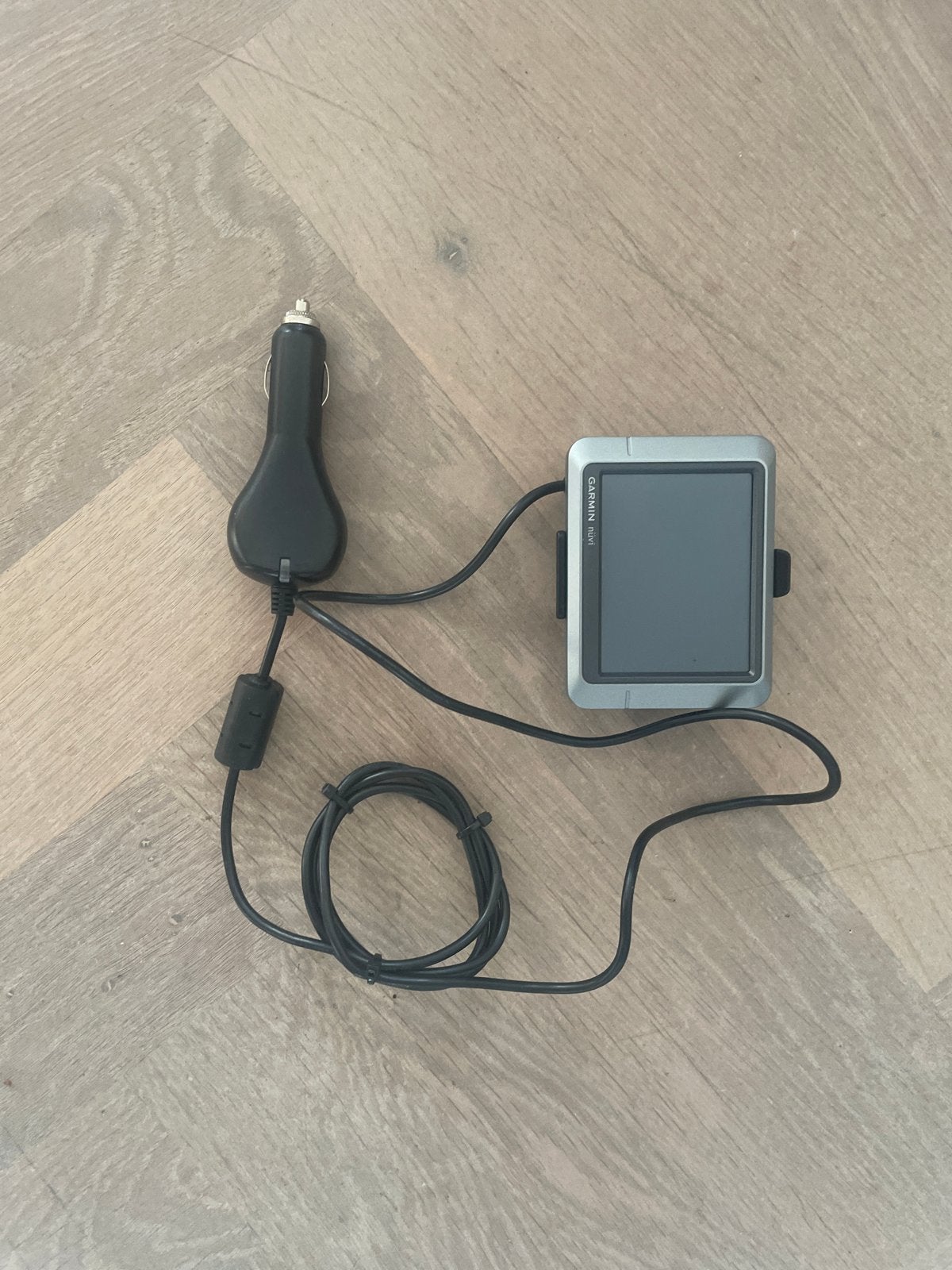 Garmin nüvi navigatiesysteem met autolader, Ophalen of Verzenden, Gebruikt