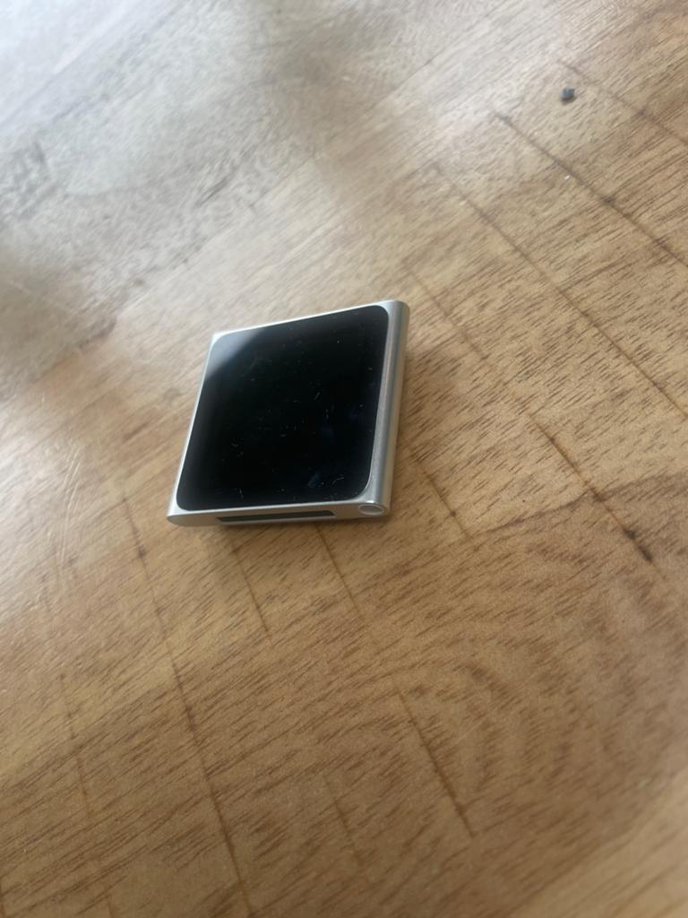Apple iPod Nano 6e Generatie - Zilver, Met radio, Zo goed als nieuw, Nano, Zilver