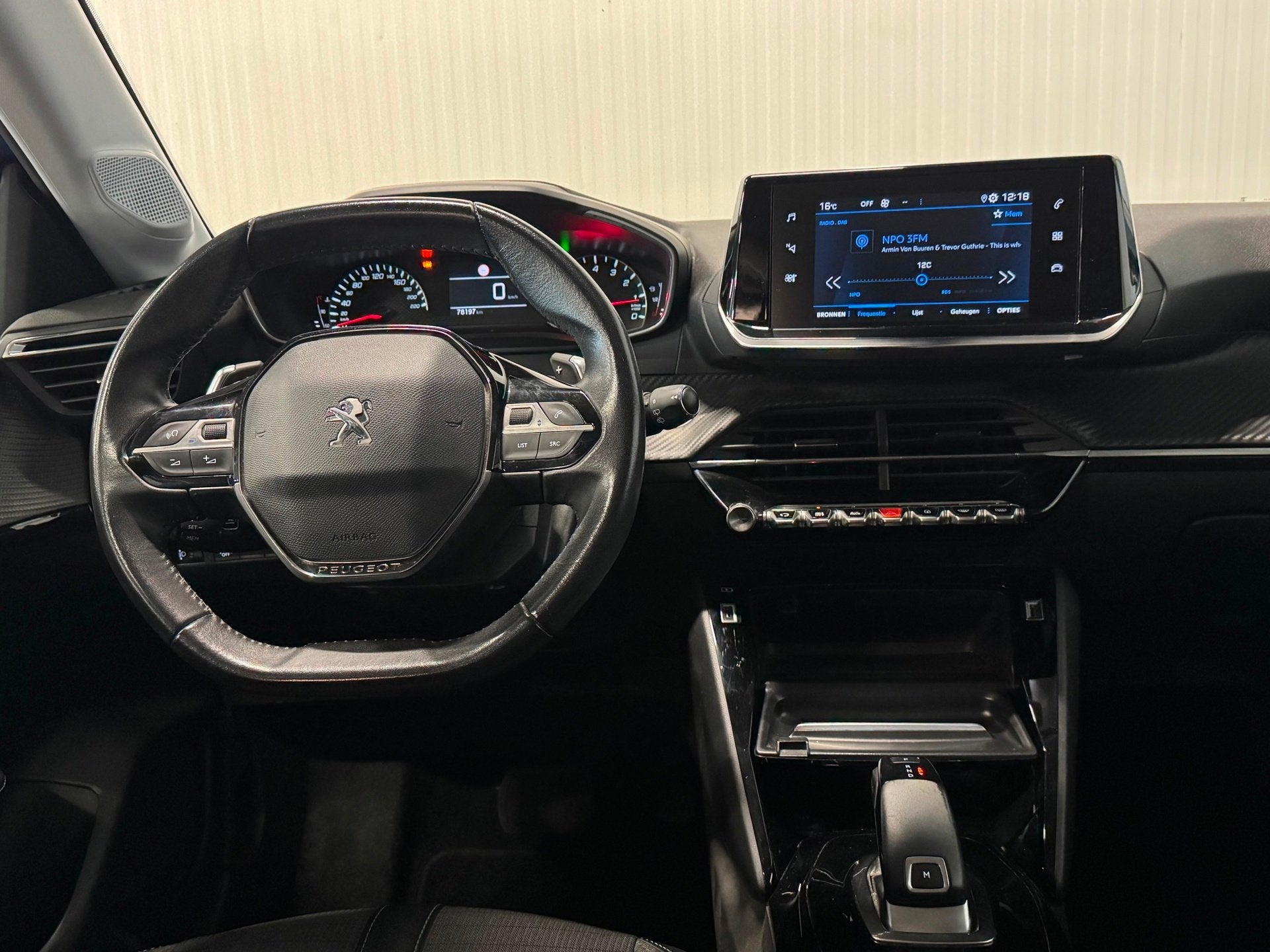 Peugeot 208 1.2 PureTech Allure | CAMERA | CARPLAY | LED | D, Dealer onderhouden, 101 pk, Gebruikt, Euro 6