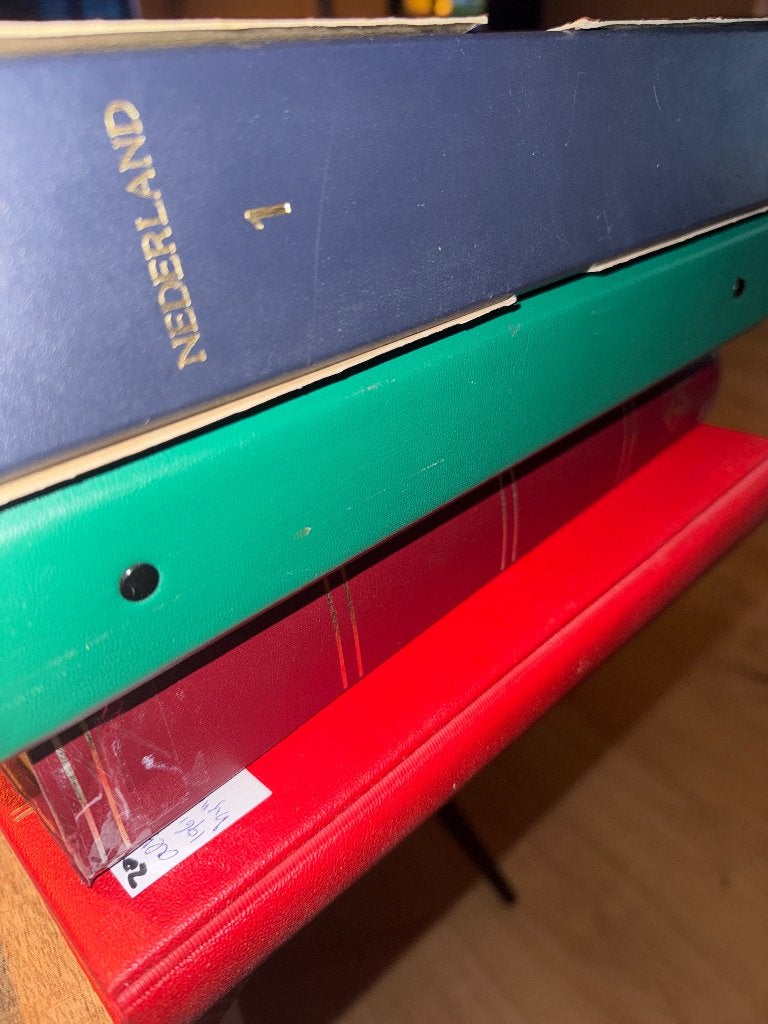 Postzegel Verzameling doos vol boeken., Verzenden, Nederland en Buitenland