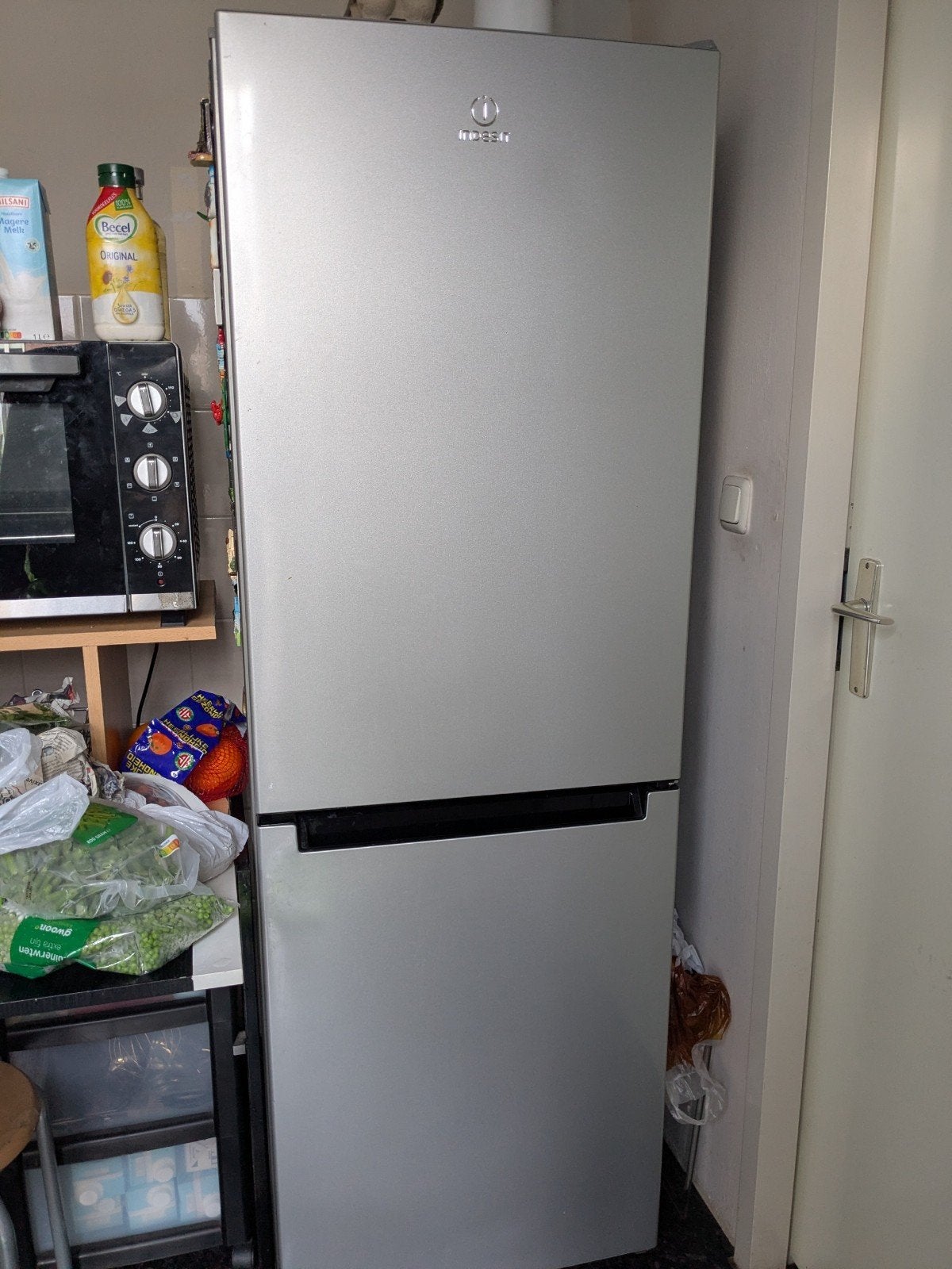 Indesit Vrijstaand Koel-vriescombinatie Koelkast Groot 307L, 200 liter of meer, Zo goed als nieuw, Energieklasse A of zuiniger
