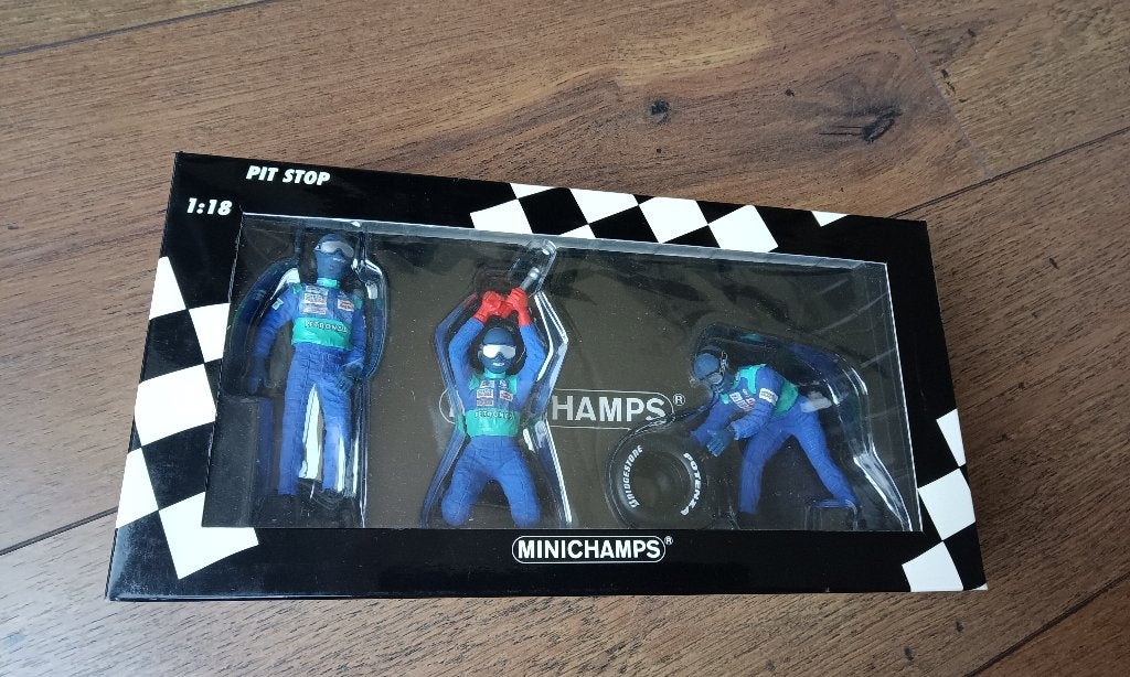 Minichamps Sauber F1 Pitcrew Pit Stop 1/18, Ophalen of Verzenden, Zo goed als nieuw, Formule 1