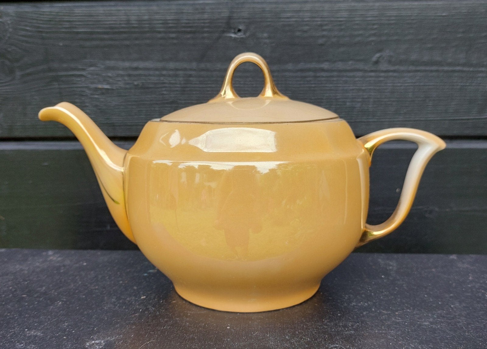 Vintage theepot, goudkleurig, met gouden accenten, Ophalen of Verzenden