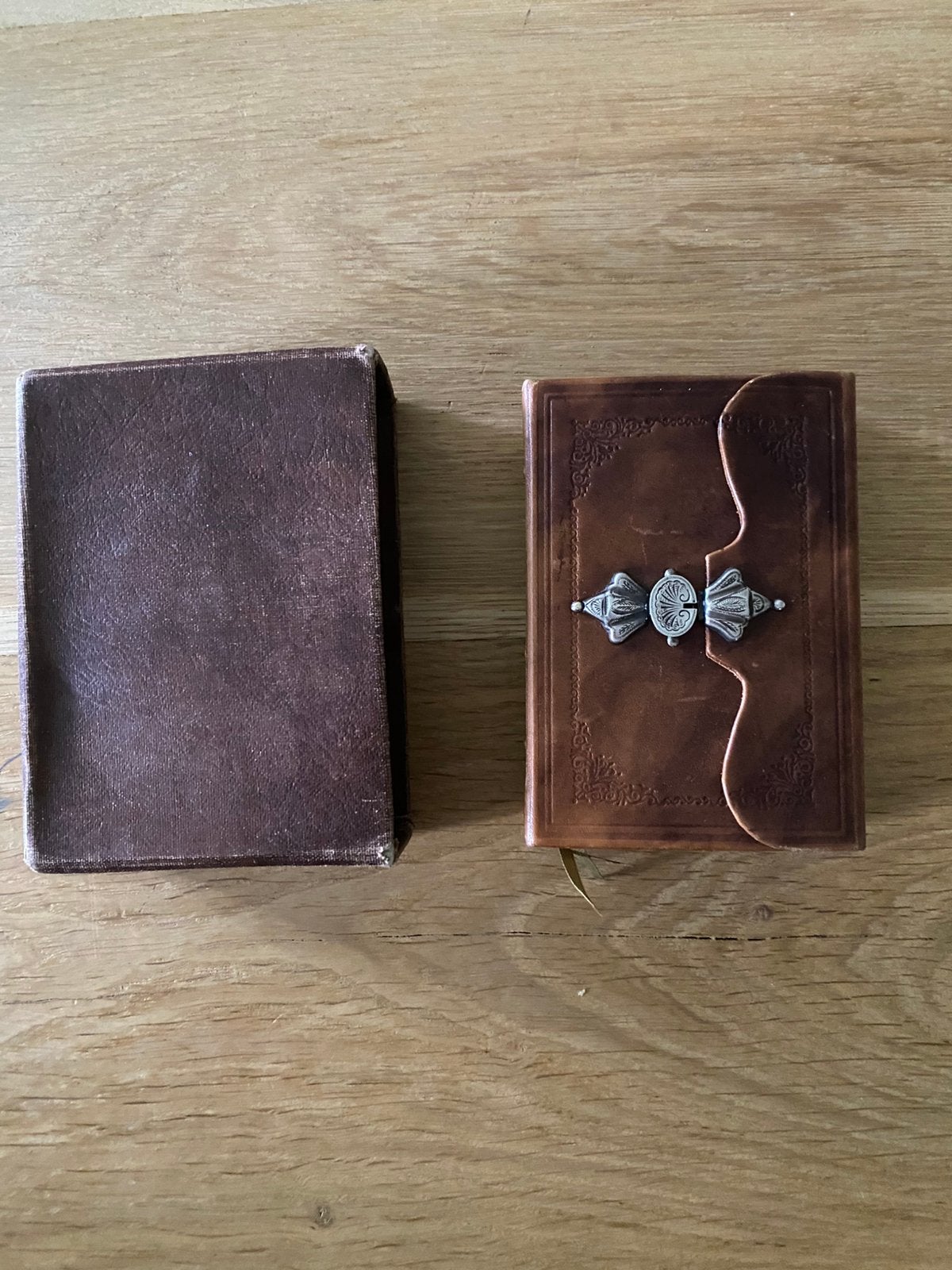 Prachtig Bijbeltje Jongbloed met zilver slotje, Ophalen