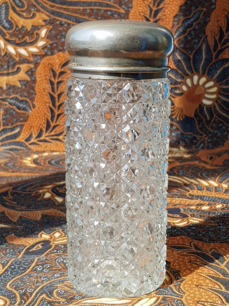 Antieke Engelse strooier van kristal en silverplate 15,8 cm.