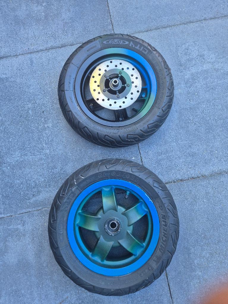 Piaggio ZIP velgen met banden  kleur zwart blauw groen, Fietsen en Brommers, Brommeronderdelen | Scooters, Ophalen, Gebruikt, Overige typen