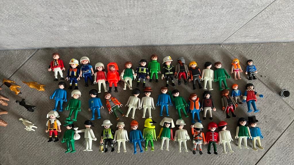 Playmobil poppen en dieren - 40 stuks en onderdelen, Ophalen of Verzenden, Gebruikt, Los playmobil