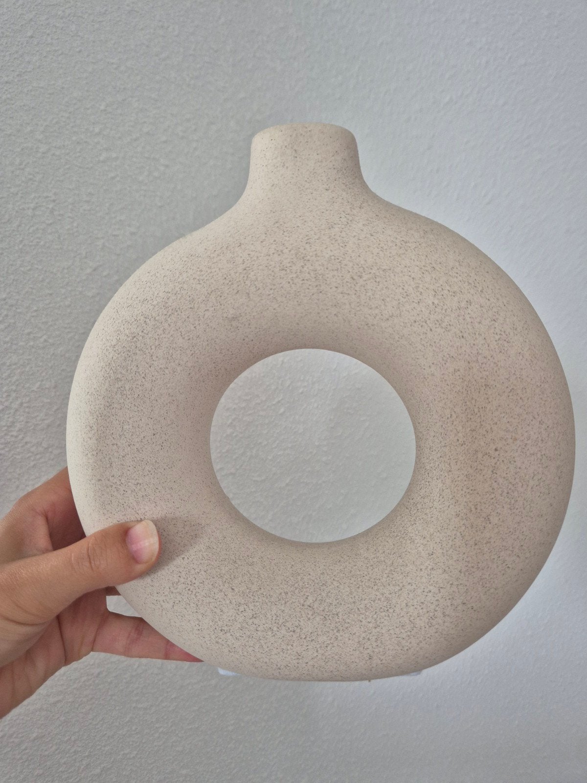 Moderne beige donut vaas H&M - Keramiek, Huis en Inrichting, Woonaccessoires | Vazen, Overige kleuren, Aardewerk of Porselein