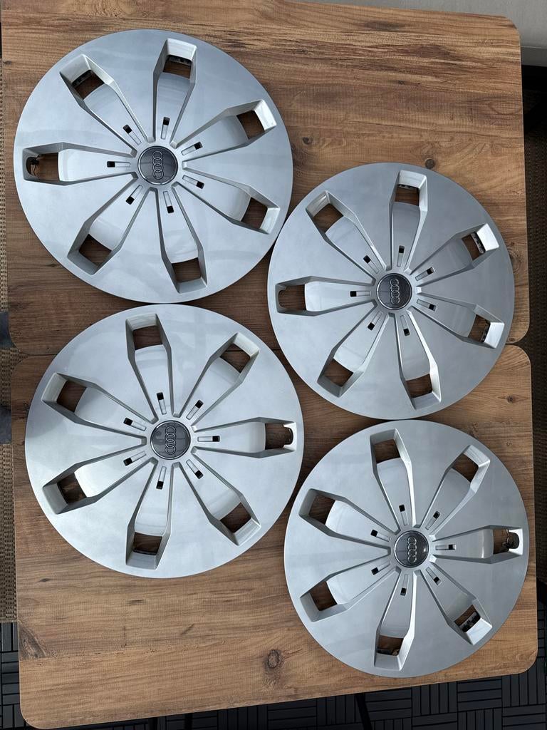 Originele Audi 16 inch wieldoppen (set van 4), Ophalen, Gebruikt