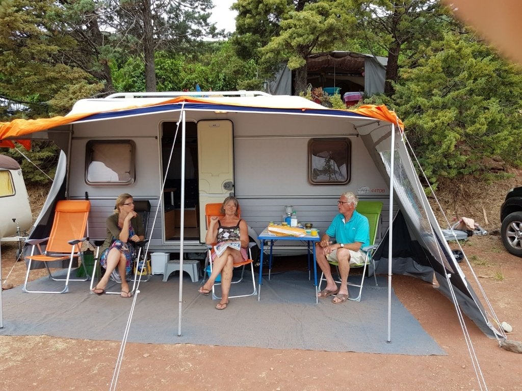Compacte caravan KIP Celebration 44TDB, Caravans en Kamperen, Caravans, Treinzit, Particulier, Vast bed, 4 tot 5 meter