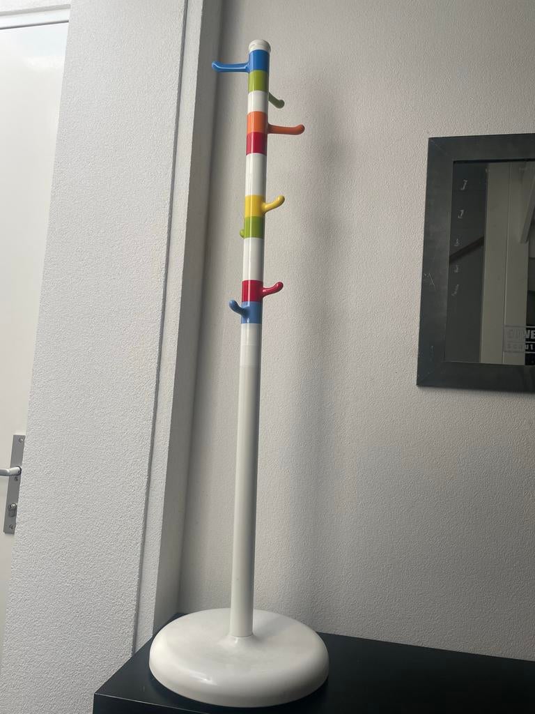 Kleurrijke kapstok met stevige voet (ikea), Ophalen, Zo goed als nieuw, Minder dan 25 cm, 150 tot 200 cm