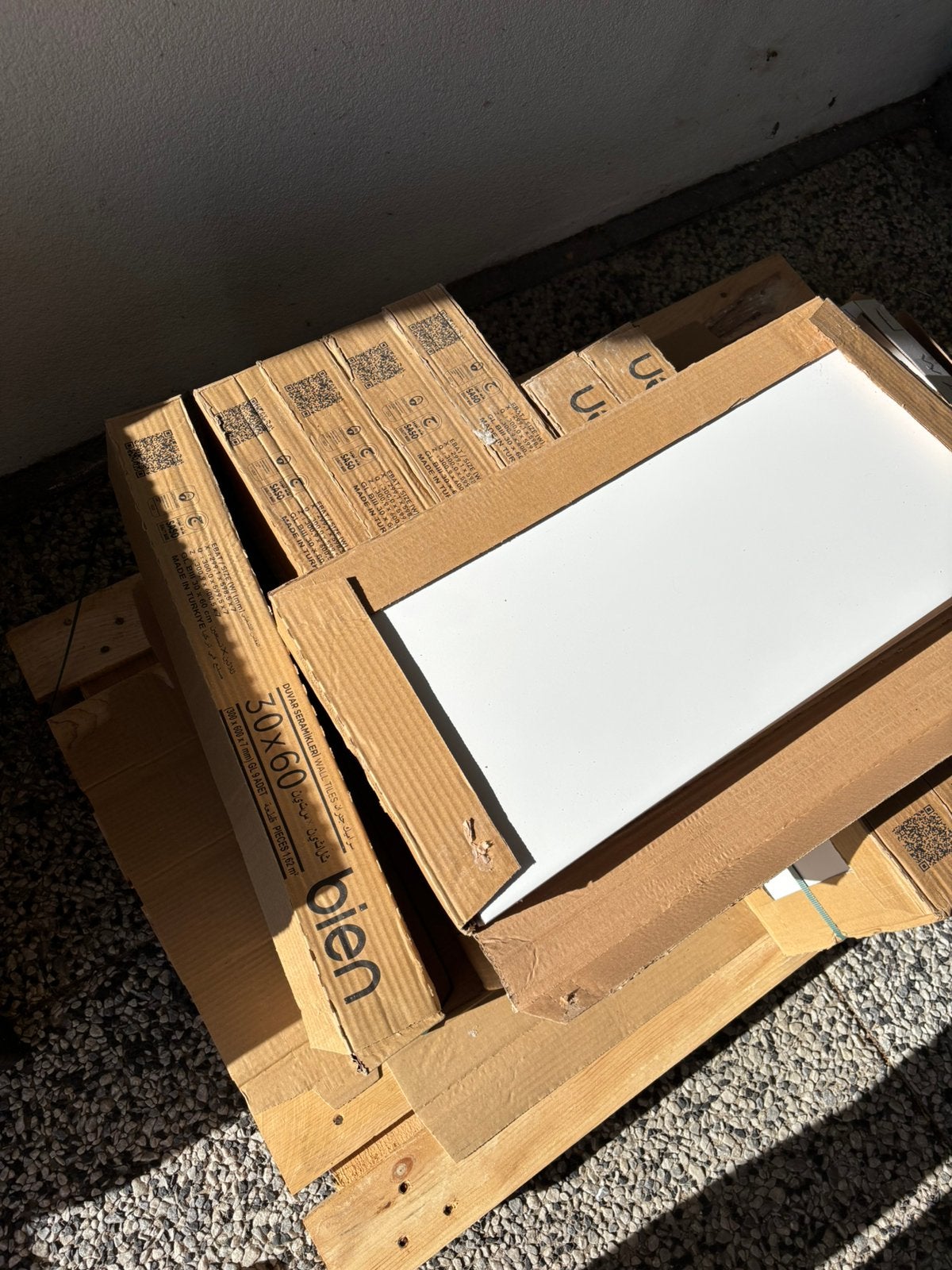 Partijtje tegels, mat wit, 30-60 cm, niet gerectificeerd, Doe-het-zelf en Verbouw, Tegels, Ophalen, 60 cm of meer, Nieuw, 20 tot 40 cm