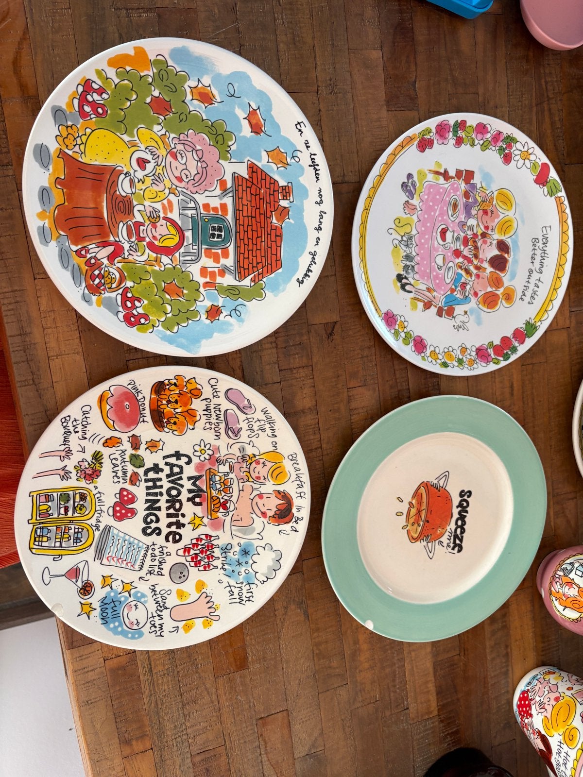 Blond Amsterdam bordjes - 2 met chipje, 1 van plastic, Ophalen, Gebruikt, Keramiek, Bord(en)