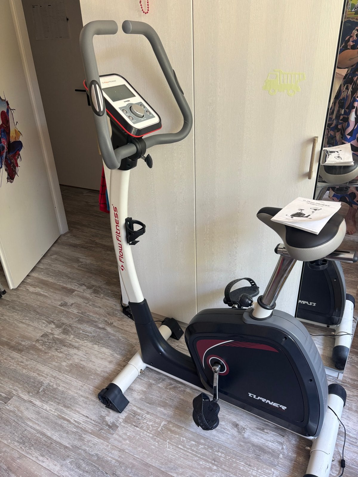 Flow Fitness Turner DHT350 Hometrainer - Zeer nette staat, Ophalen, Zo goed als nieuw, Metaal, Benen