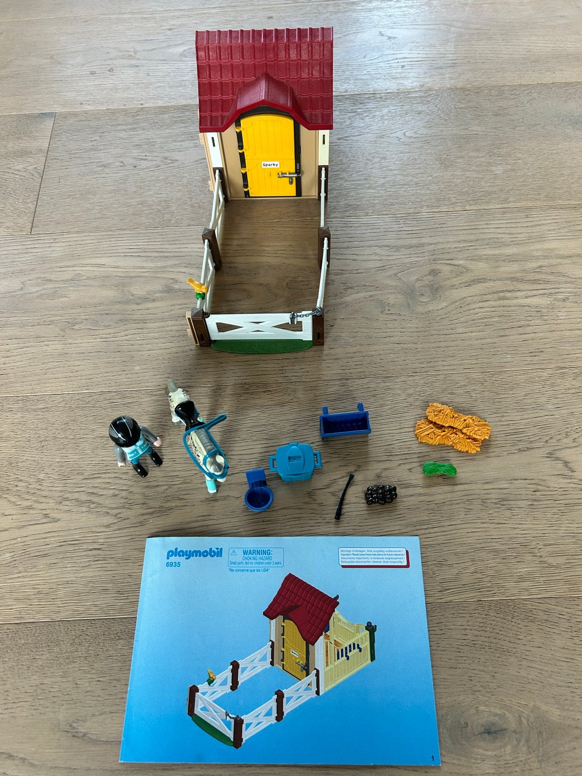 Playmobil 6935 Paardenstal met accessoires goed als nieuw, Kinderen en Baby's, Ophalen of Verzenden, Zo goed als nieuw