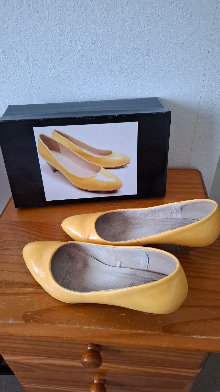 gele pumps mt 38, Pumps, Geel, Ophalen of Verzenden, Gedragen