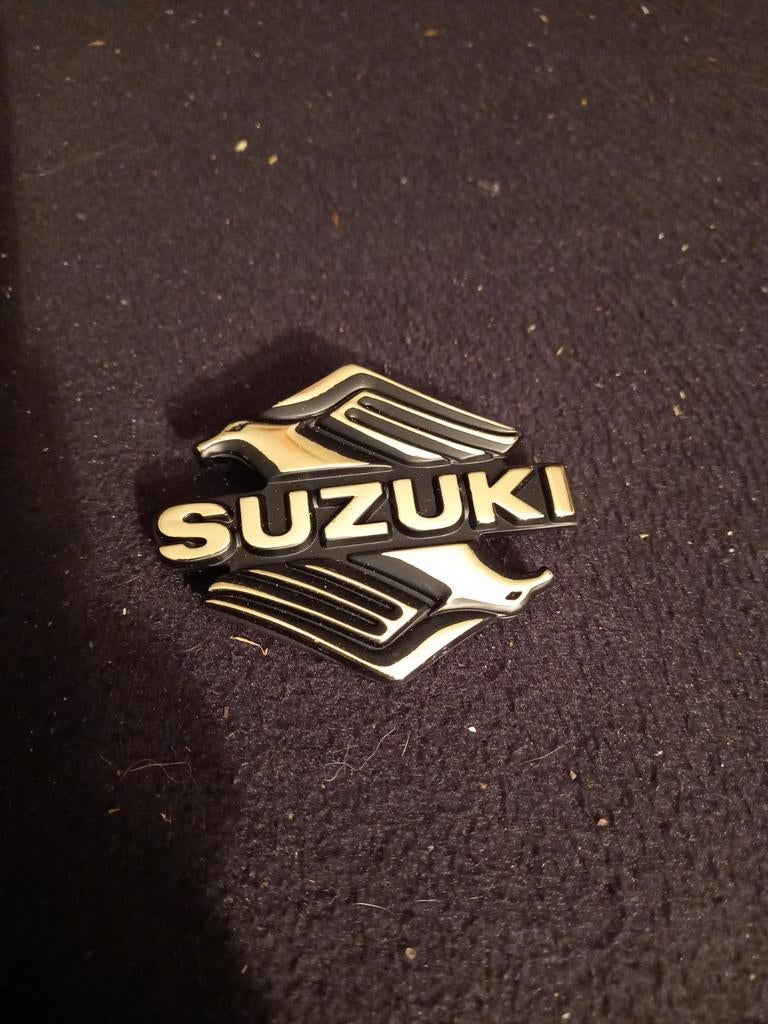 Suzuki Embleem, Ophalen of Verzenden, Gebruikt