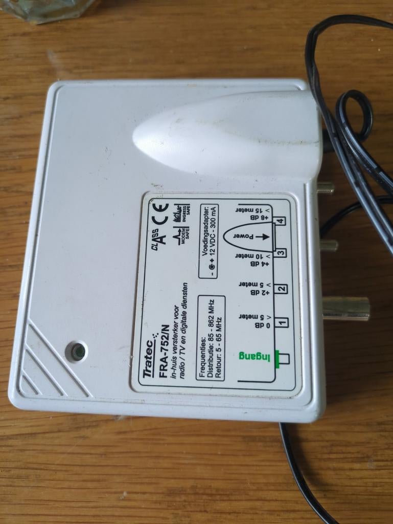 Antenne versterker voor Ziggo - Tratec FRA-752/N, Audio, Tv en Foto, Audiokabels en Televisiekabels, Zo goed als nieuw, Ophalen of Verzenden