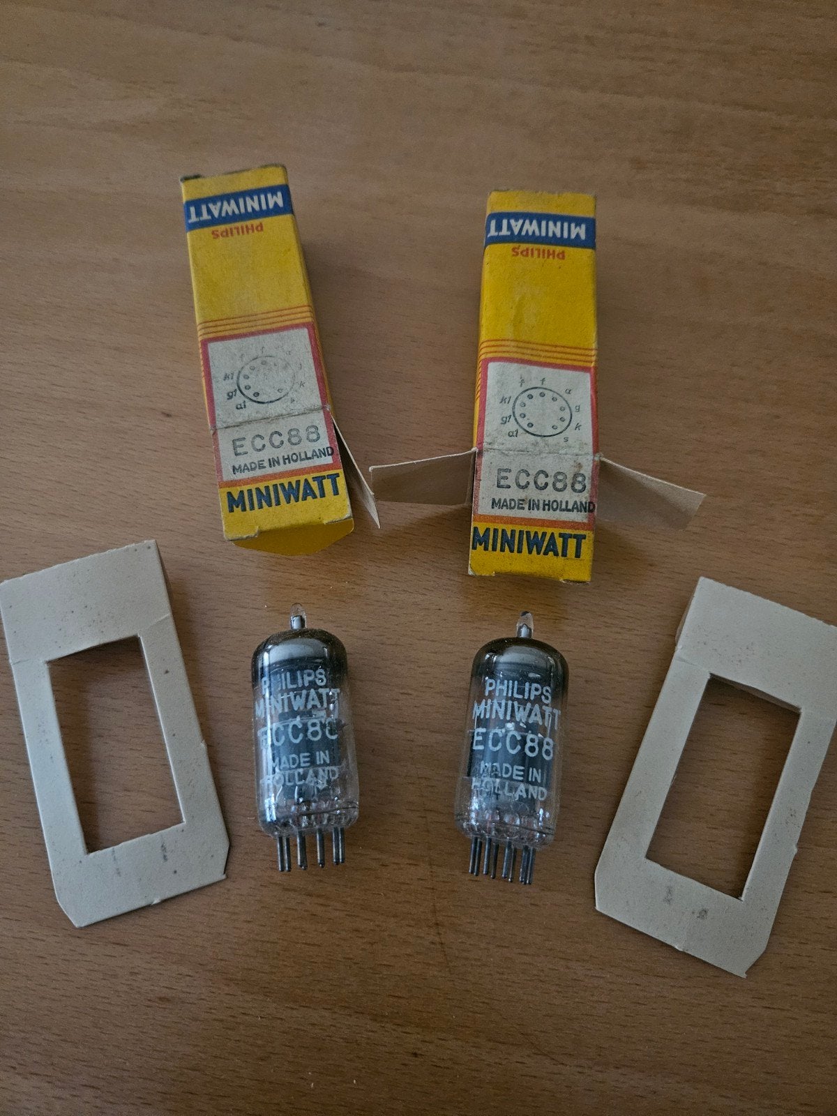 Philips Miniwatt ECC88 buizen (2 stuks), Ophalen of Verzenden