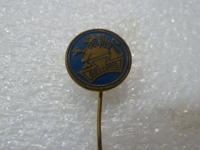 Vintage Bedford Speldje/Pin - Blauw met Gouden Leeuw, Ophalen of Verzenden, Gebruikt, Merk, Speldje of Pin
