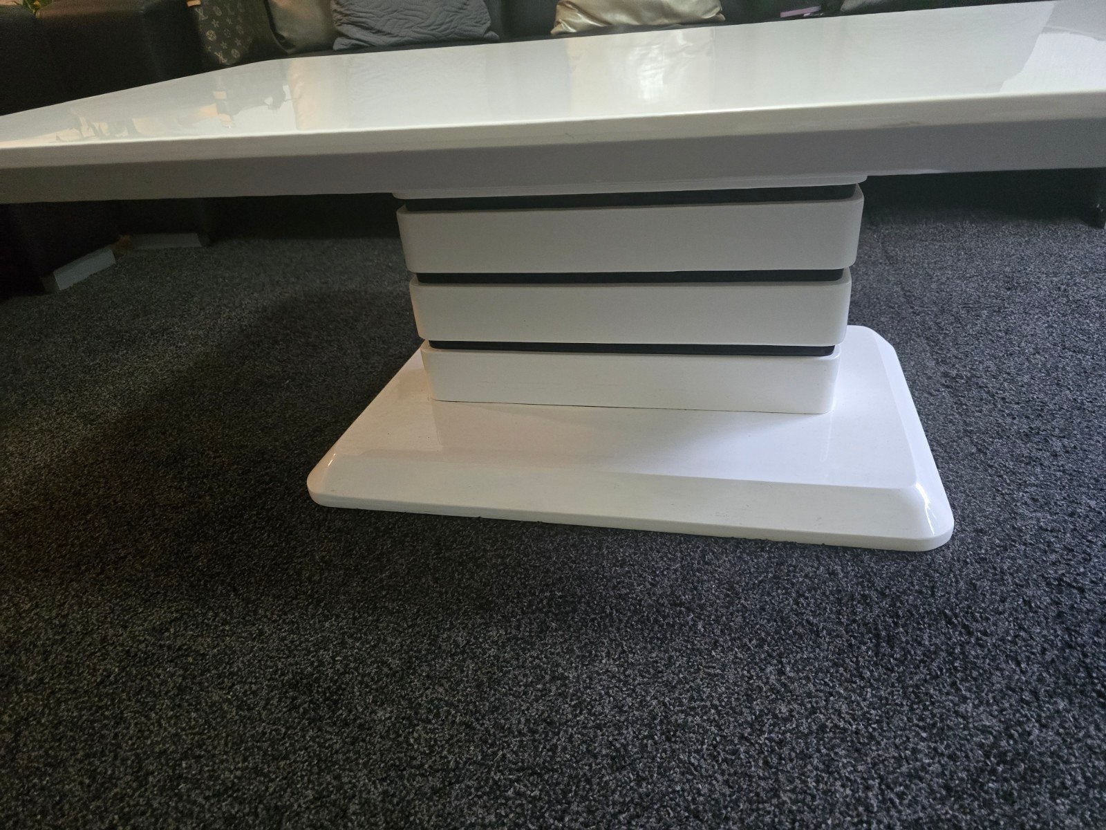 salon tafel wit, Ophalen