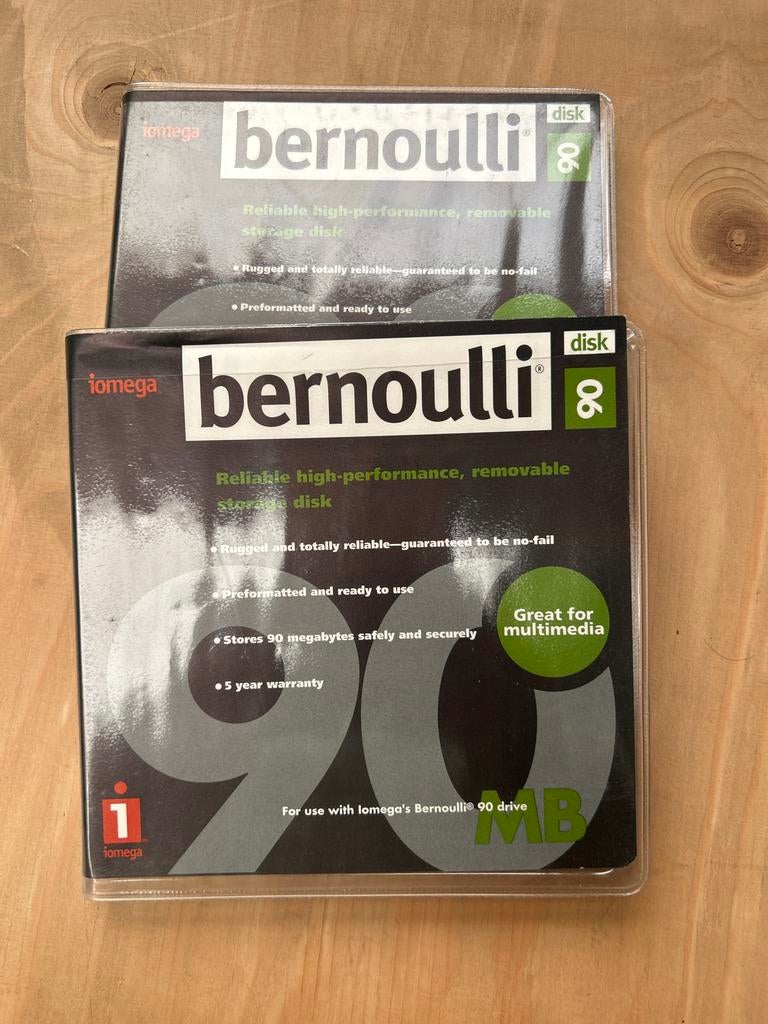 Iomega Bernoulli Disk 90 MB - 2 stuks (niet ingeseald), Computers en Software, Harde schijven, Nieuw, Desktop, Extern, HDD, Overige aansluitingen