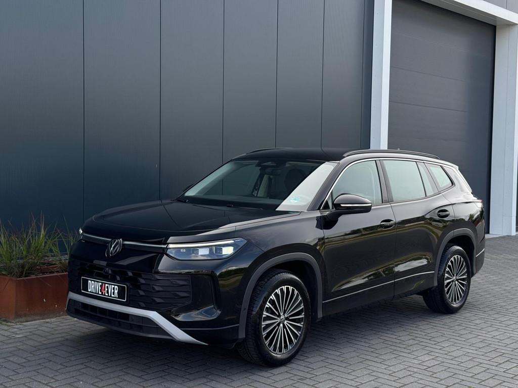 Volkswagen Tayron 1.5 eTSI Life Edt.7p GARANTIE BTW TREKHAAK, Auto's, Volkswagen, Stof, Zwart, 4 cilinders, 150 pk
