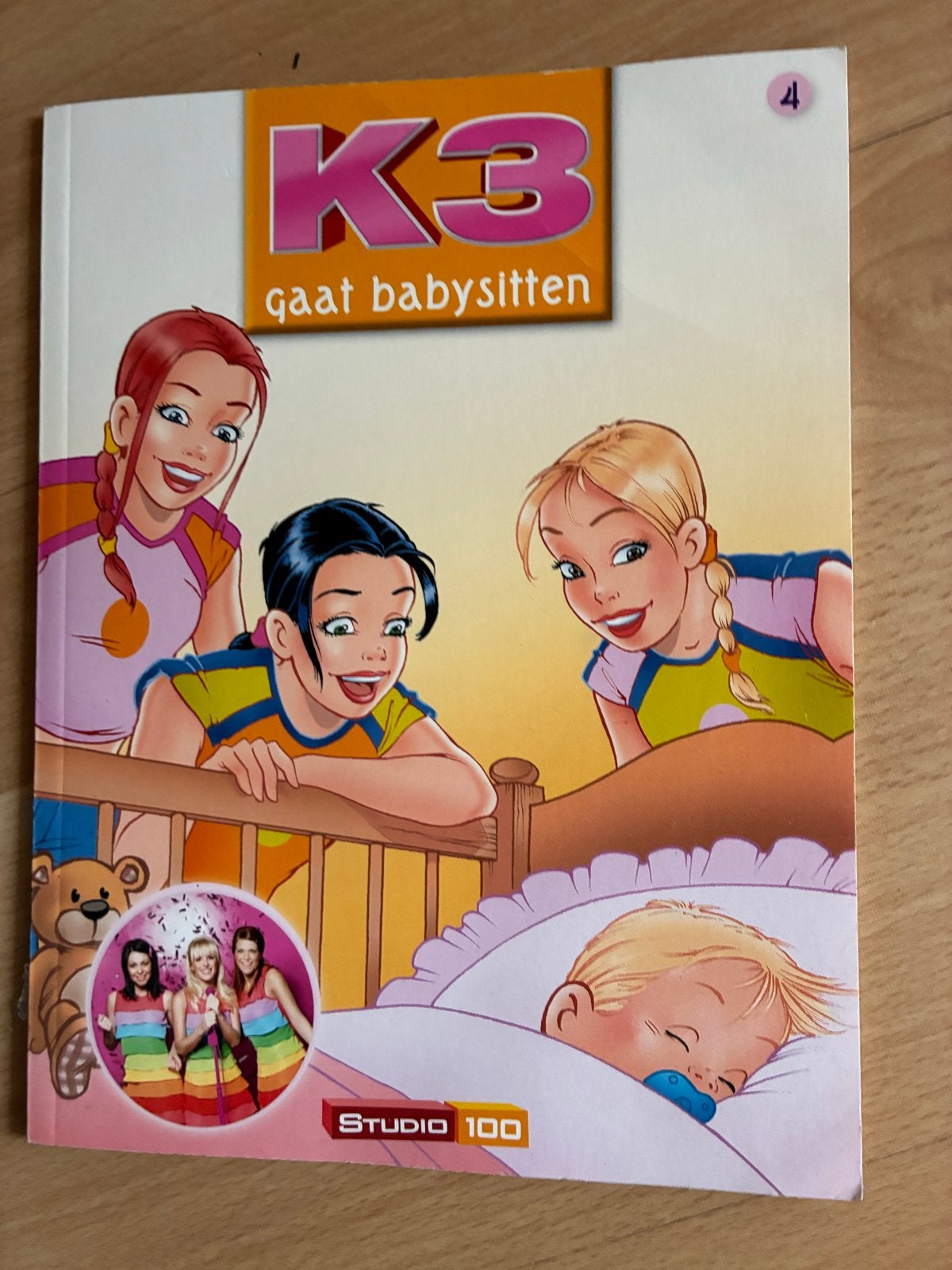 K3 gaat babysitten - Studio 100 kinderboek, Ophalen of Verzenden, Gelezen, 3 tot 4 jaar