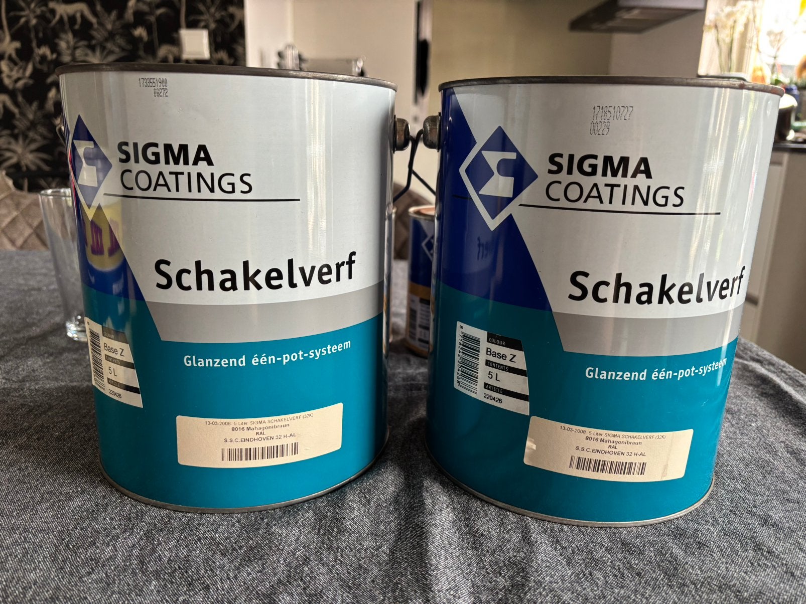 Mahoniebruin glanzend schakelverf 2x 5 liter sigma, Ophalen, Zo goed als nieuw, Wit