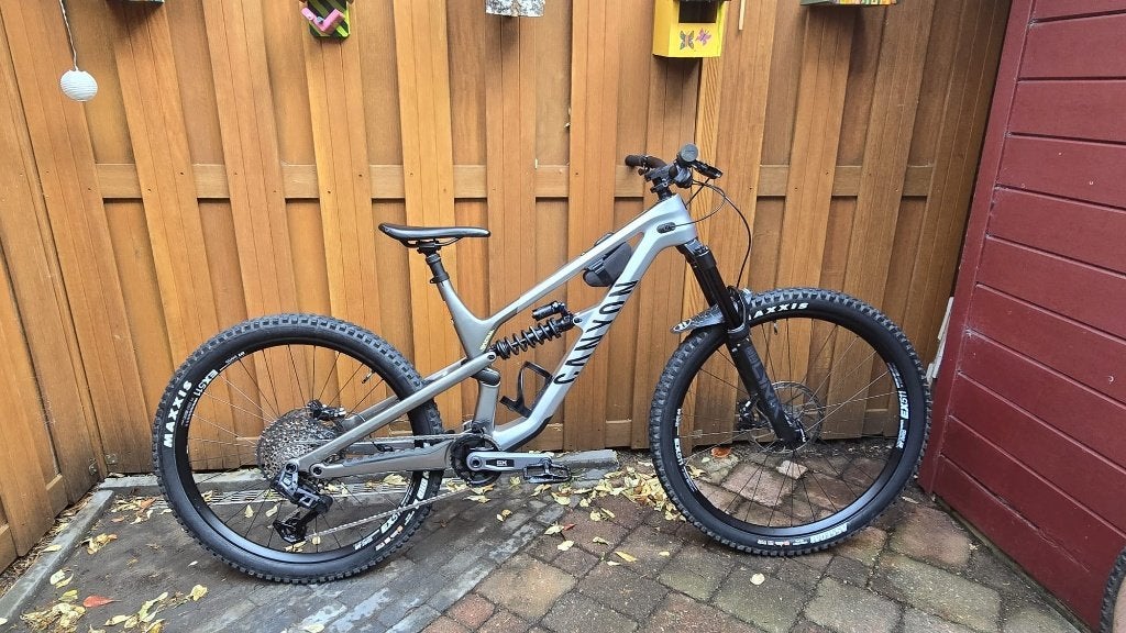 Canyon Spectral CF 8 K.I.S Large (2023 model), Zo goed als nieuw, Schijfrem, 53 tot 57 cm, Ophalen