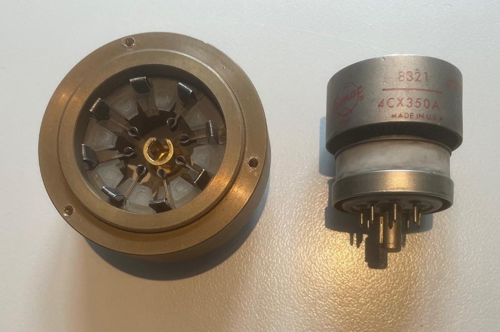 Eimac 4cx350A en zware buisvoet, Telecommunicatie, Ophalen of Verzenden, Nieuw